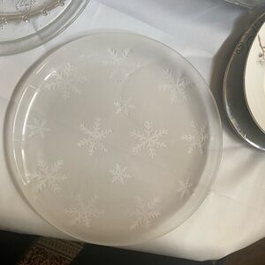 Snowflake Pattern Glass Plate